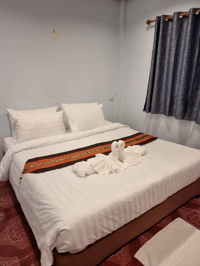 Budget Room with Street View