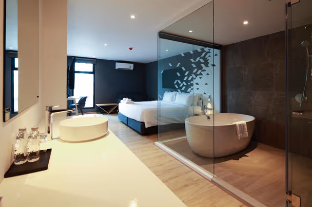 1 King Suite