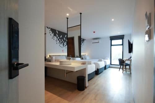 Triple Room with Shower - Non-Smoking
