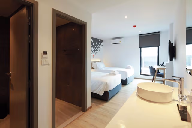 Deluxe Twin Room, City View