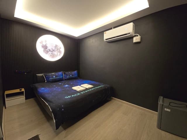 King Room with Private Bathroom