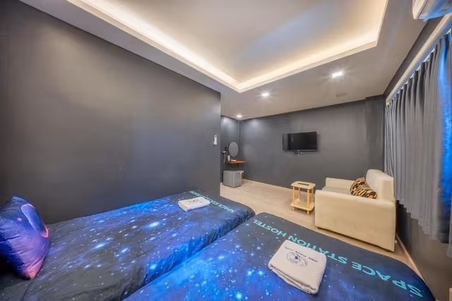 Superior Twin Room With Private Bathroom