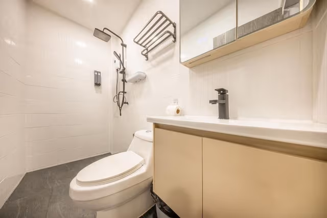 Superior Twin Room With Private Bathroom