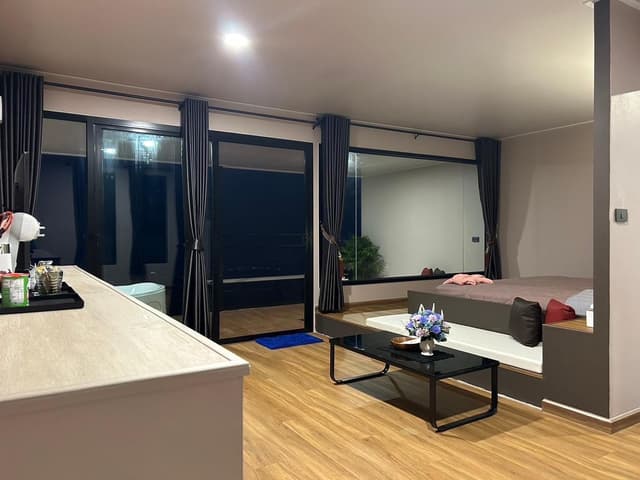 Boutique Room