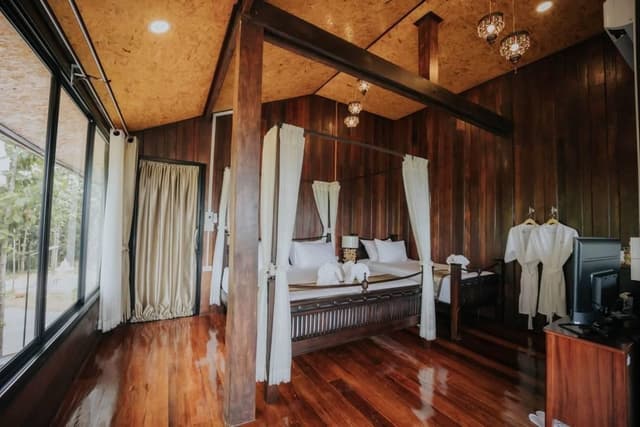 Deluxe Home