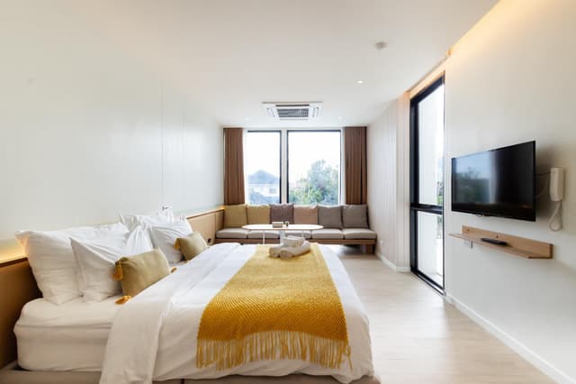 Junior Suite with Bathtub