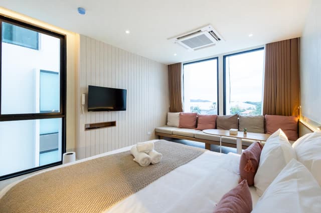 Deluxe King Room