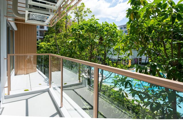 Deluxe Pool View