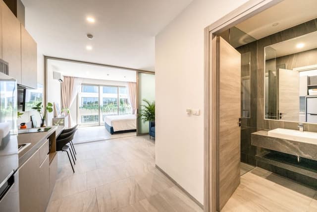 One Bedroom Breeze+Free Coworking Space