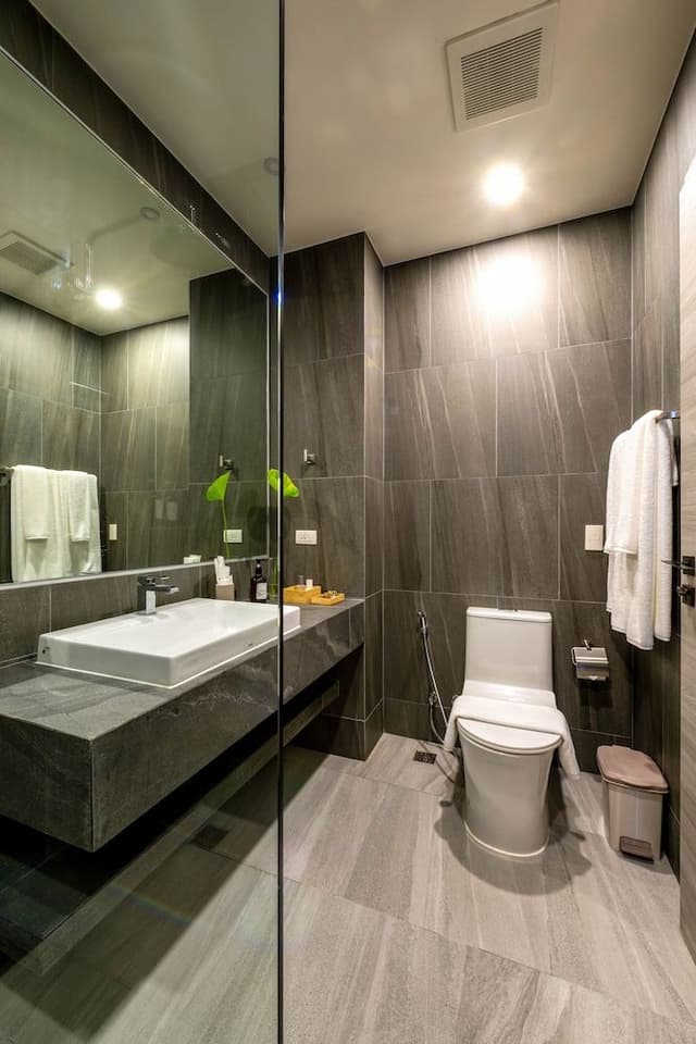 One Bedroom Breeze+Free Coworking Space