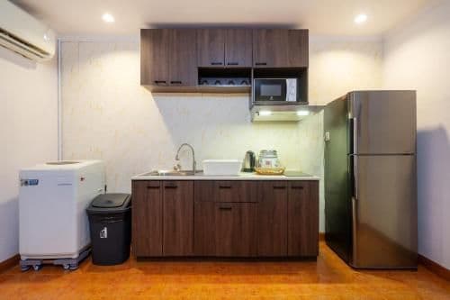 Four-Bedroom Deluxe Apartment