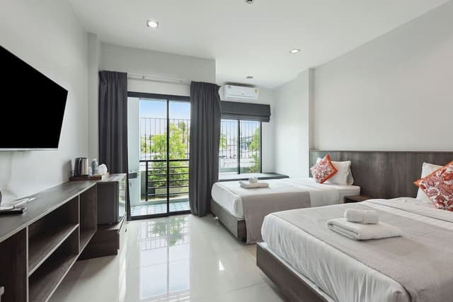 Twin Room, Balcony