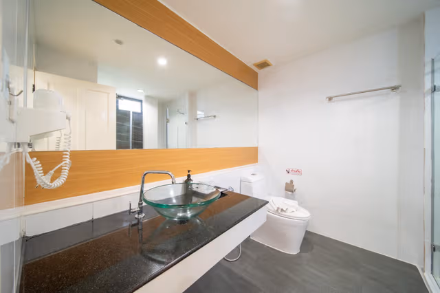 Premier Deluxe Pool Access