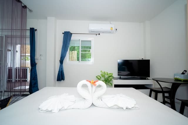 Superior Modern Room