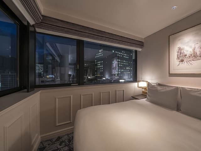 Deluxe Queen Room with Train View, Non Smoking