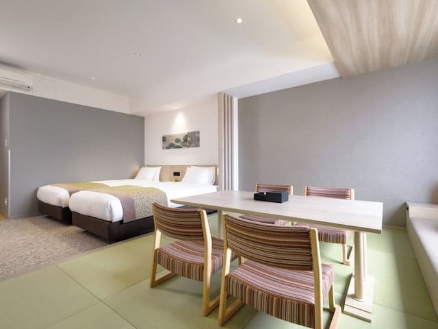 Deluxe Family Room (Japanese-Western-Style Room)