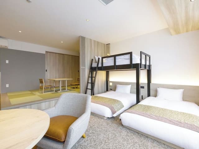 Deluxe Suite (Japanese-Western-Style Room)