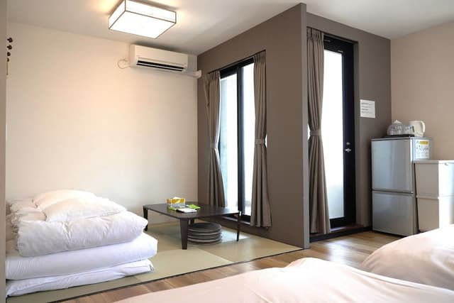 City Room, Balcony