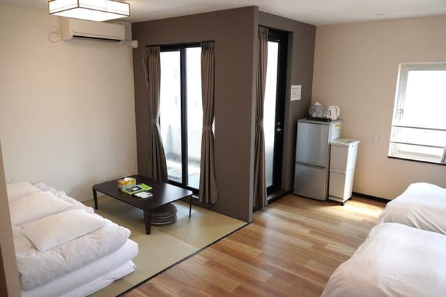 City Room, Balcony
