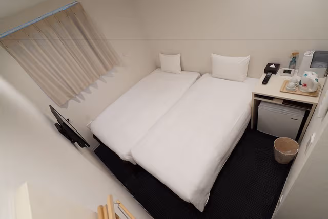 Twin Room, Non Smoking (Hollywood 2 People Use)
