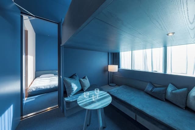 [Dark Blue] Connecting Room A, Non Smoking