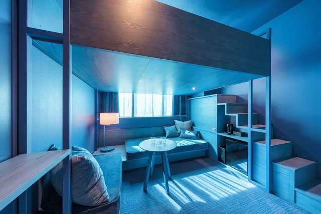 [Dark Blue] Connecting Room A, Non Smoking