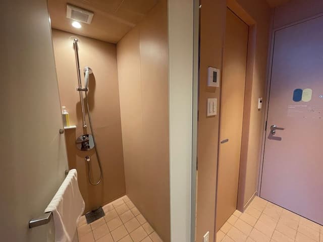 [Dark Blue] Connecting Room A, Non Smoking