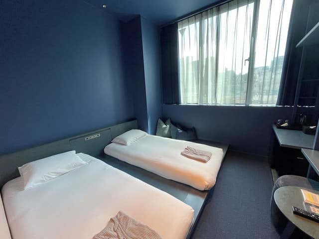 [Dark Blue] Connecting Room A, Non Smoking