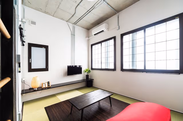 Family Room, City View (501)