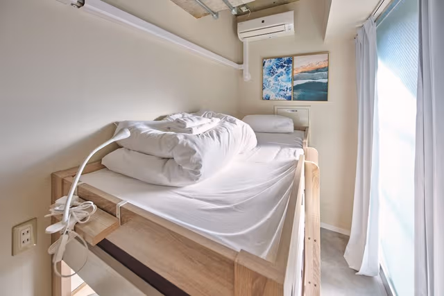 Single Room, Shared Bathroom (Women only)