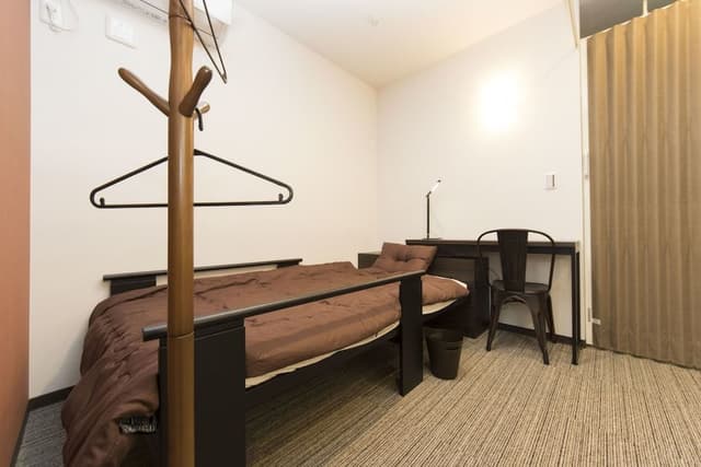 Single Bed - Female Only, Non Smoking