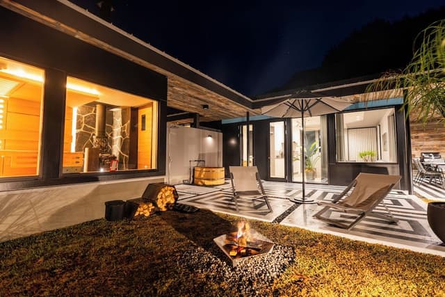 Western Style Sauna Villa [SLIT]
