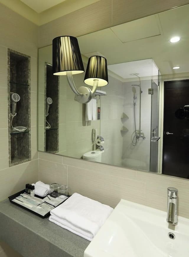 Business Single (No bathtub)