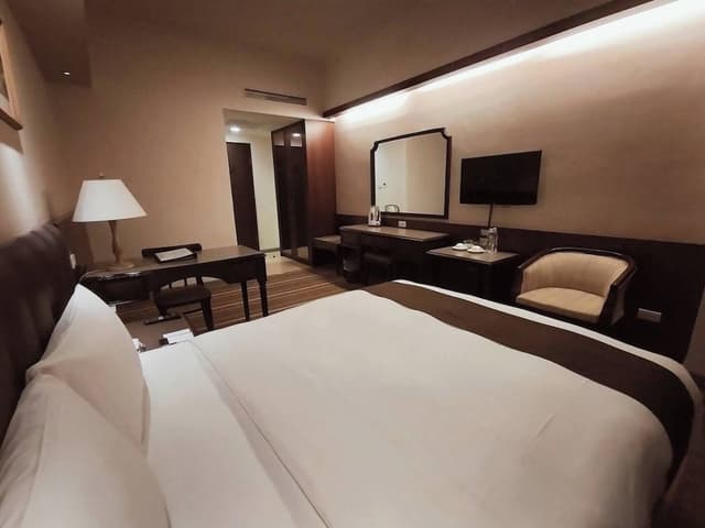 Elegance Section Standard Single