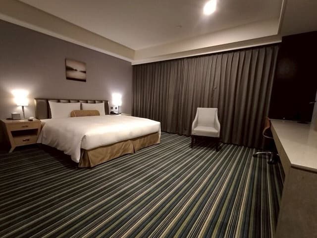 Business Single (No bathtub)