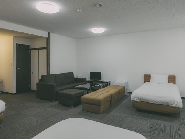 Western Room with 5 single beds - Toilet only, Non Smoking