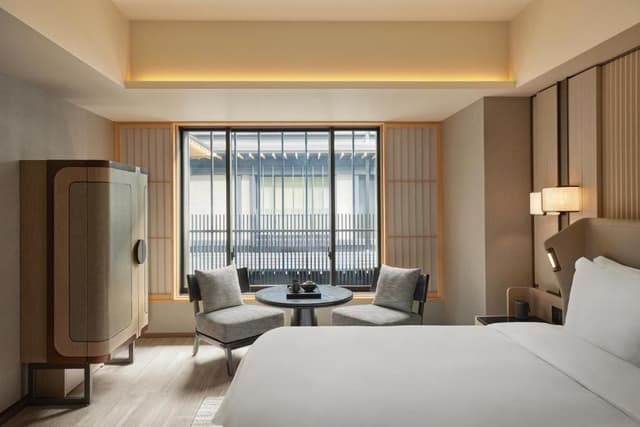 Premier Room King