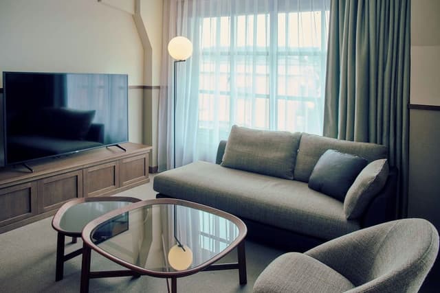 Junior Suite with Lounge Access (former Nintendo headquarter) No Smoking