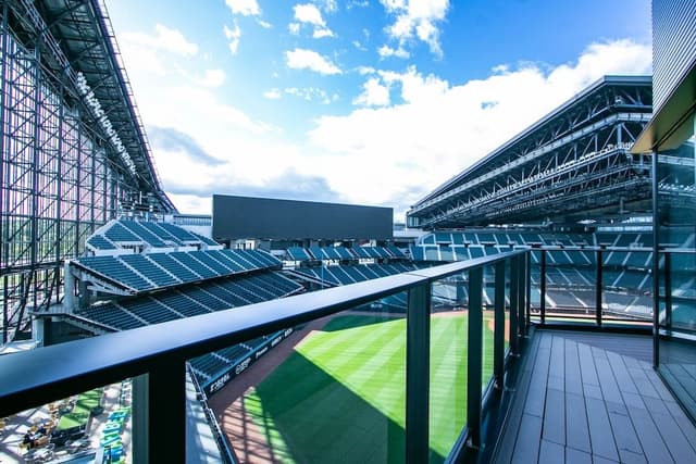 Field View, Darvish & Ohtani Suite, Non-Smoking