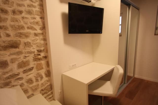 Deluxe three bedroom villa, terrace & jacuzzi 5-6 pax