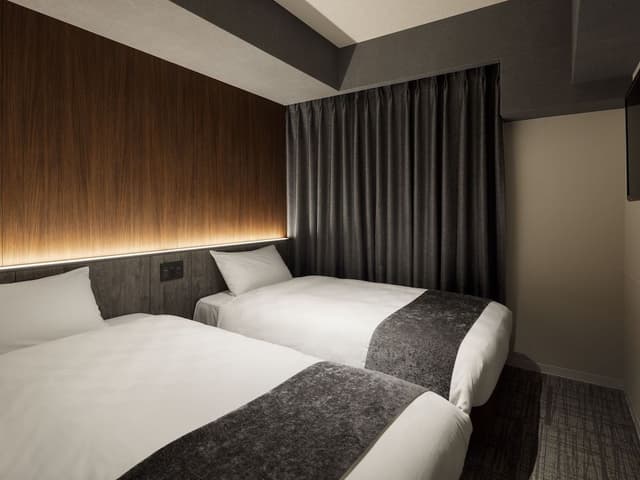 Twin Room-High Floor, Non-Smoking