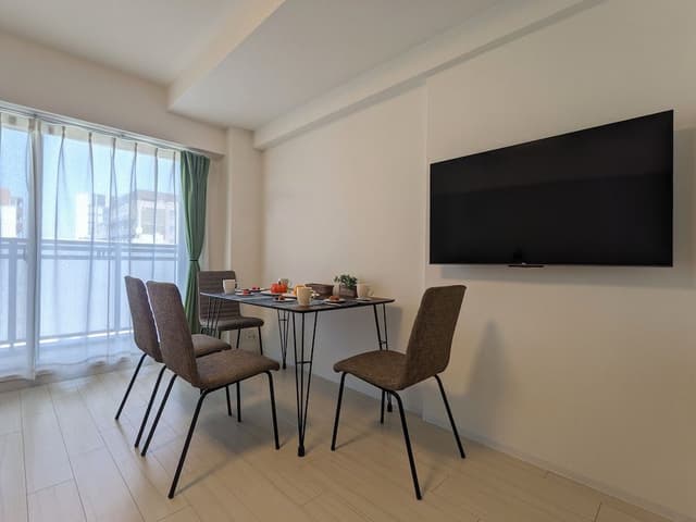Family Room, Lanai, City View