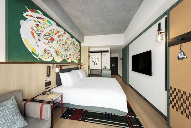 Room, 1 Queen Bed, City View
