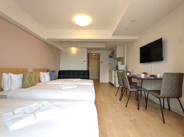 Design Quadruple Room, City View
