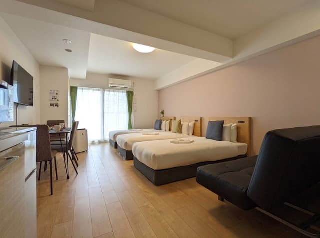 Design Quadruple Room, City View