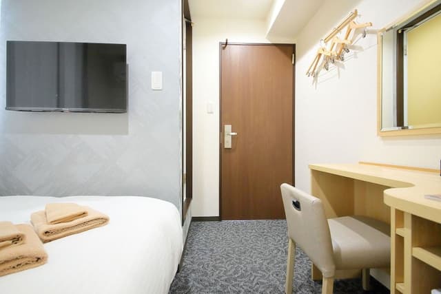 Renovated Semi Double Room Shared Bathroom - Non Smoking