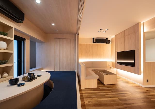 Royal Suite with Double Beds (Highest Floor)