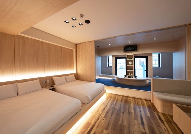 Royal Suite with Double Beds (Highest Floor)