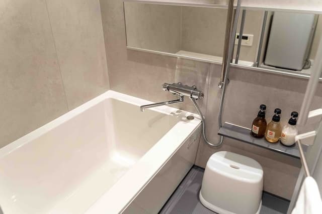Deluxe Quadruple Room, 2 Queen Beds, Non Smoking