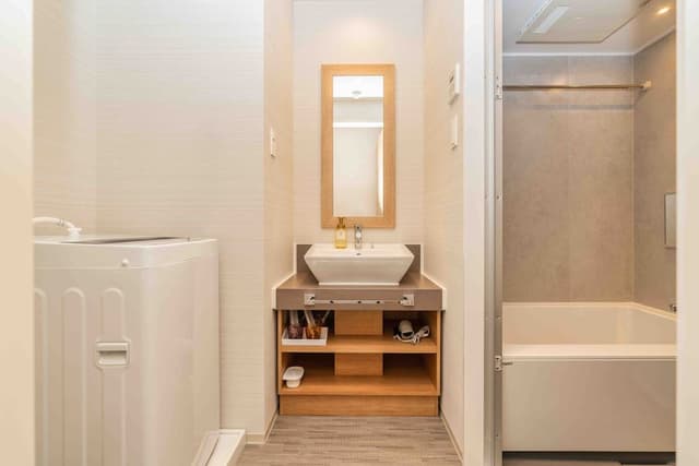 Deluxe Quadruple Room, 2 Queen Beds, Non Smoking